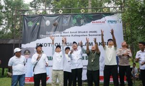 Prosesi pelepasliaran burung ke alam oleh Kepala Kantor Kementerian Agama Kabupaten Semarang, Kabag Kesra Setda Kabupaten Semarang, Kepala Balai Taman Nasional Gunung Merbabu, jajaran Forkopimcam Kecamatan Getasan, Rabu (10/112/2025). (Foto: Kresna/Humas)