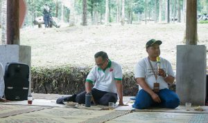 Kepala KUA Kecamatan Pabelan, Abdul Ghofur, S.H.I., saat menyampaikan perspektifnya saat sesi refleksi ekoteologi, Rabu (10/12/2025). (Foto: Kresna/Humas)